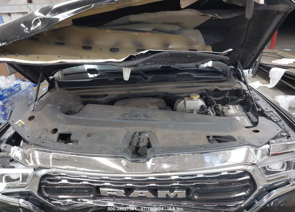 2019 RAM 1500 LIMITED 4X4 5'7 BOX VIN: 1C6SRFHT5KN906657