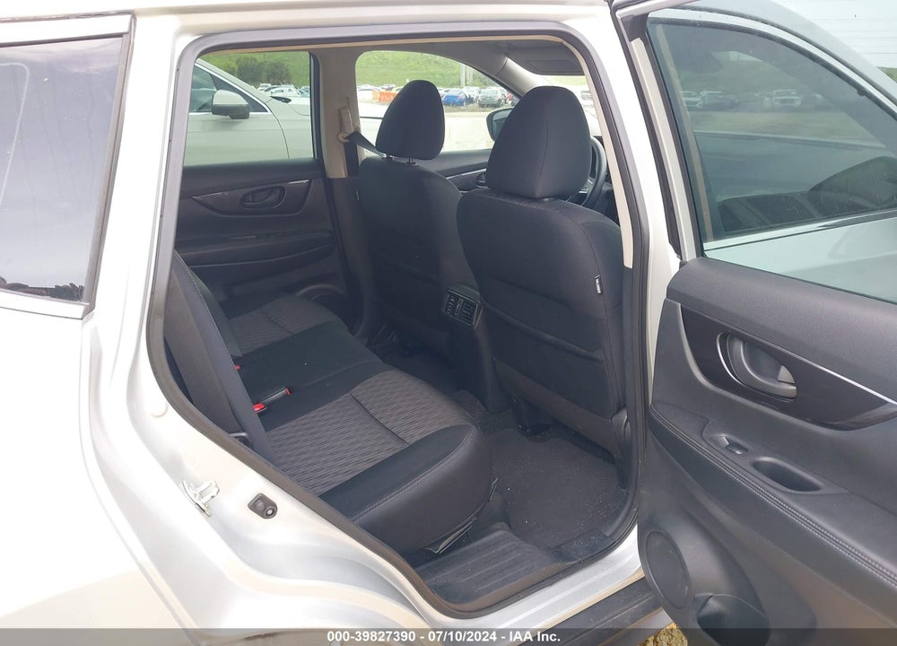 2019 NISSAN ROGUE S VIN: 5N1AT2MT8KC824210