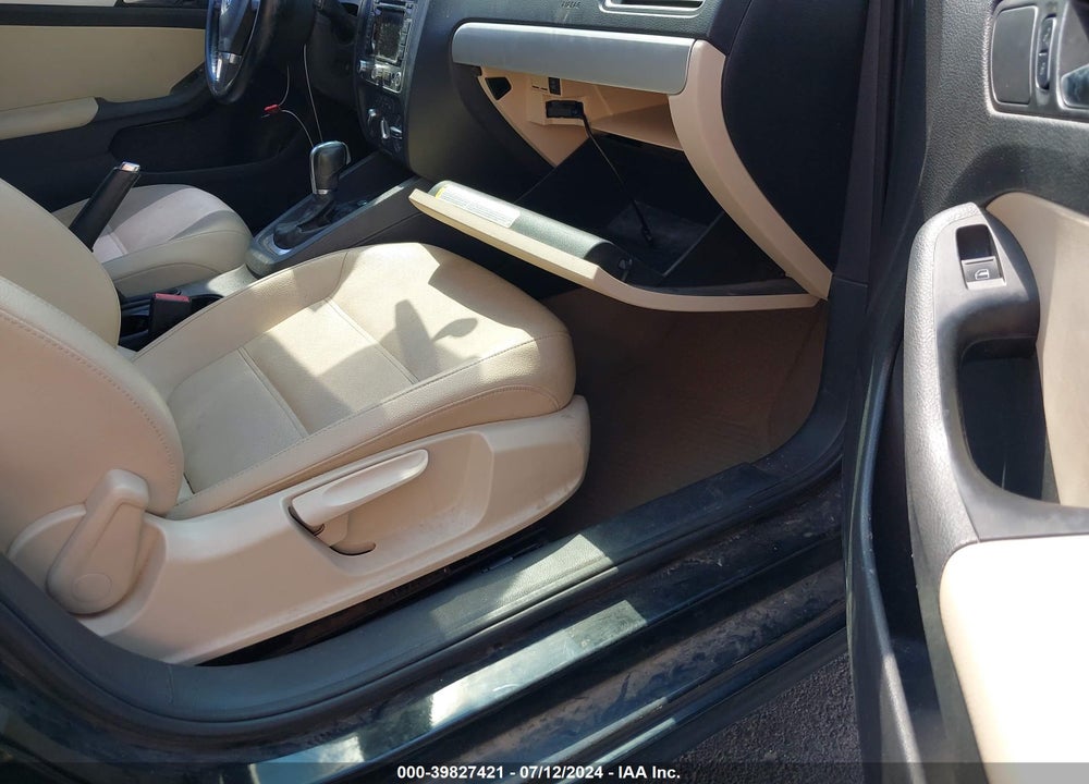 2012 VOLKSWAGEN JETTA 2.0L TDI VIN: 3VWLL7AJXCM008481