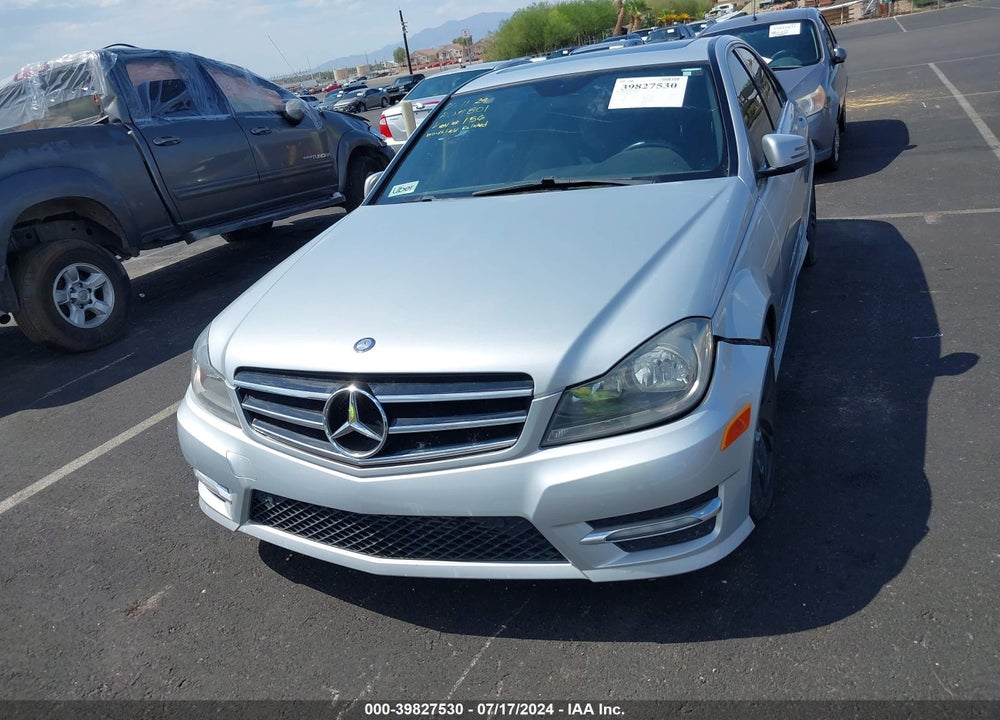 2014 MERCEDES-BENZ C 250 LUXURY/SPORT VIN: WDDGF4HB8EA932481