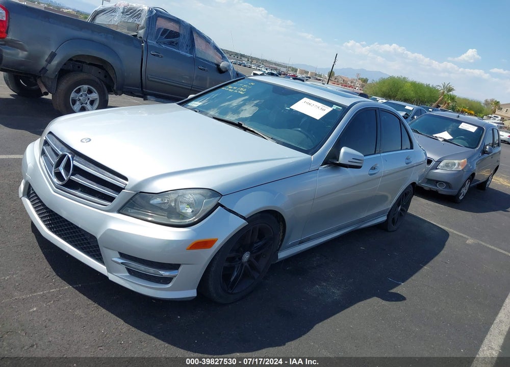 2014 MERCEDES-BENZ C 250 LUXURY/SPORT VIN: WDDGF4HB8EA932481