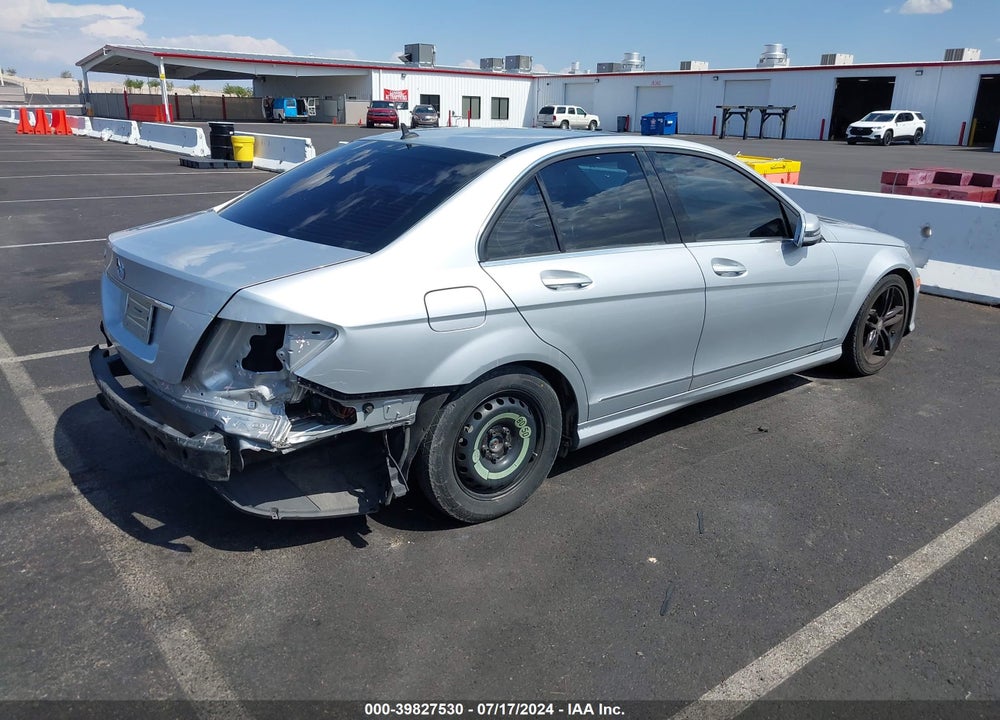 2014 MERCEDES-BENZ C 250 LUXURY/SPORT VIN: WDDGF4HB8EA932481