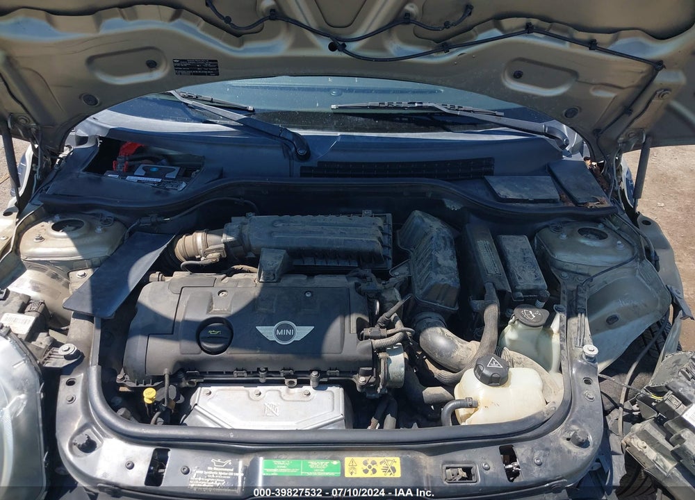 2010 MINI COOPER VIN: WMWMF3C52ATZ24834