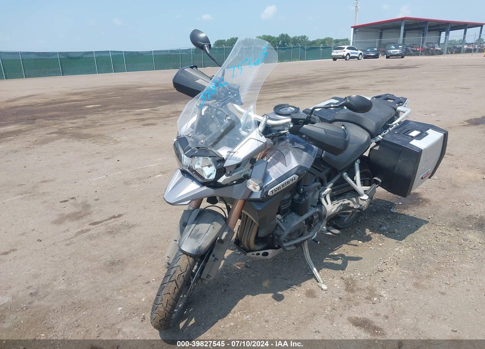 2015 TRIUMPH MOTORCYCLE TIGER EXPLORER VIN: SMTF02XK6FJ673005