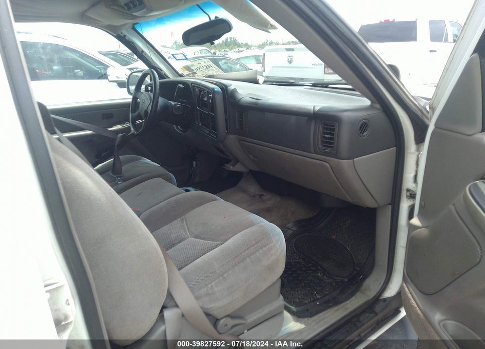 2005 CHEVROLET SUBURBAN 1500 LS VIN: 1GNEC16Z75R126195