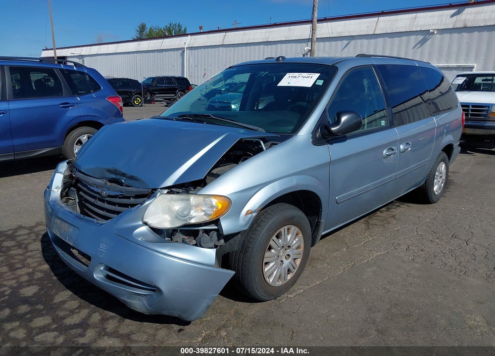 2005 CHRYSLER TOWN & COUNTRY LX VIN: 2C4GP44R55R558756