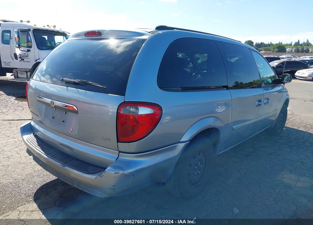 2005 CHRYSLER TOWN & COUNTRY LX VIN: 2C4GP44R55R558756