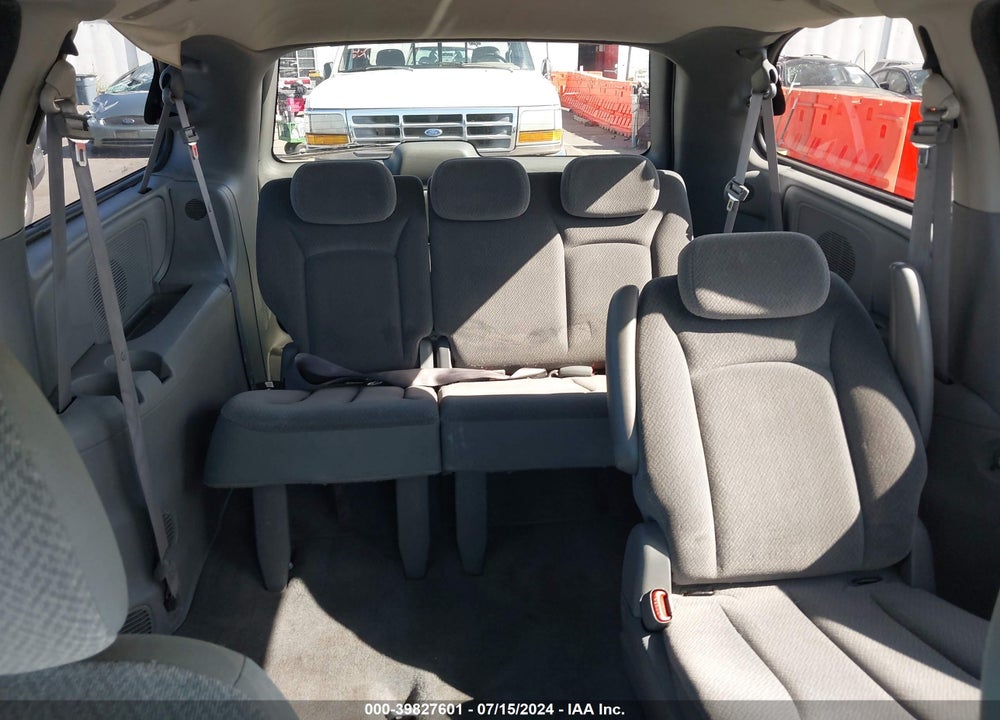 2005 CHRYSLER TOWN & COUNTRY LX VIN: 2C4GP44R55R558756