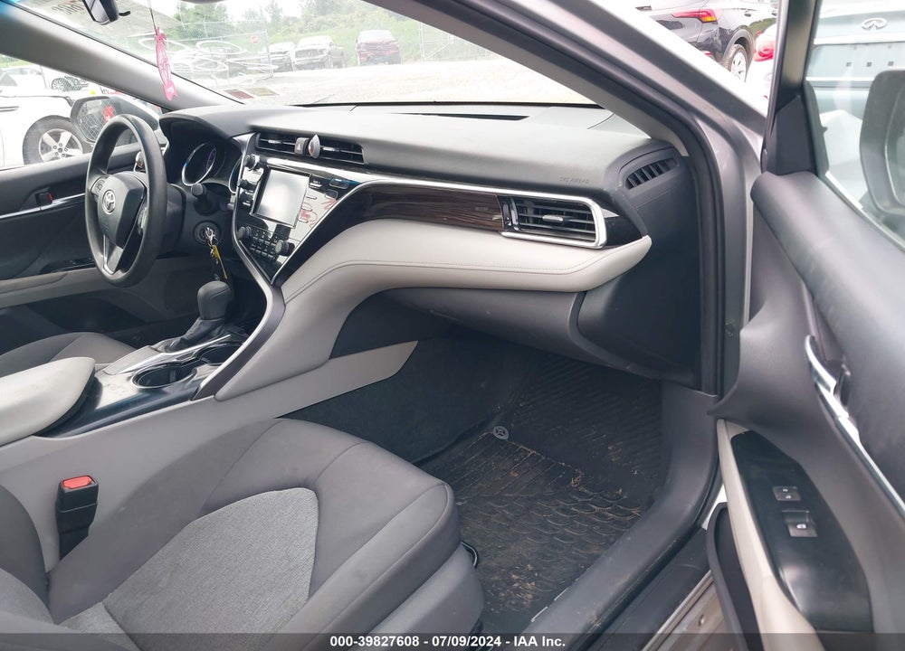 2018 TOYOTA CAMRY LE VIN: 4T1B11HK2JU626706