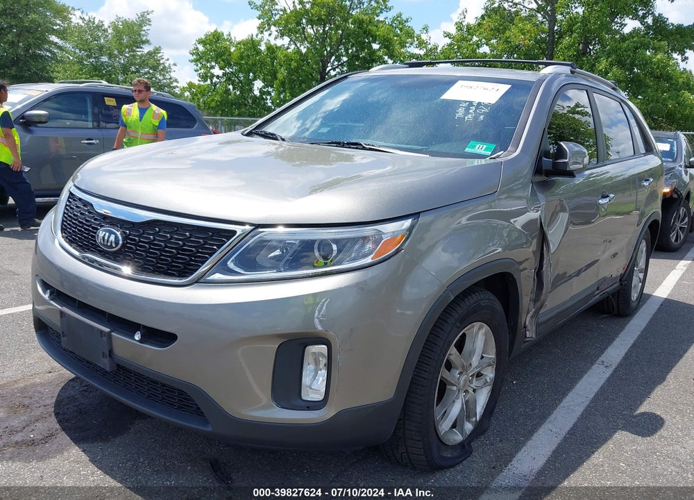 2014 KIA SORENTO LX VIN: 5XYKTCA60EG449281