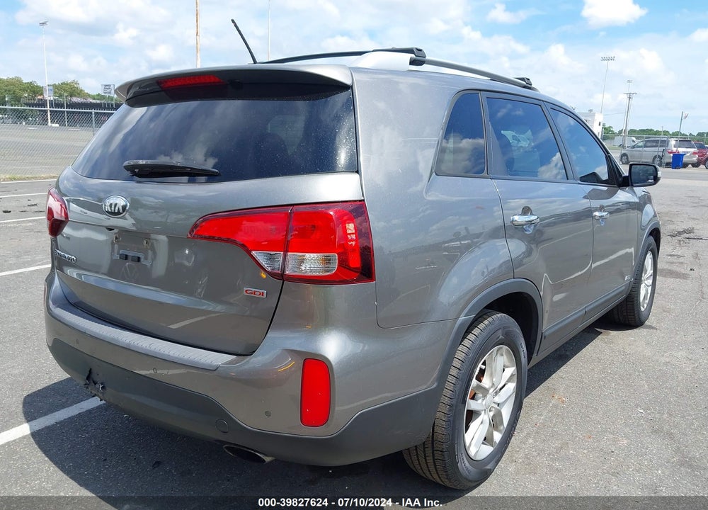 2014 KIA SORENTO LX VIN: 5XYKTCA60EG449281
