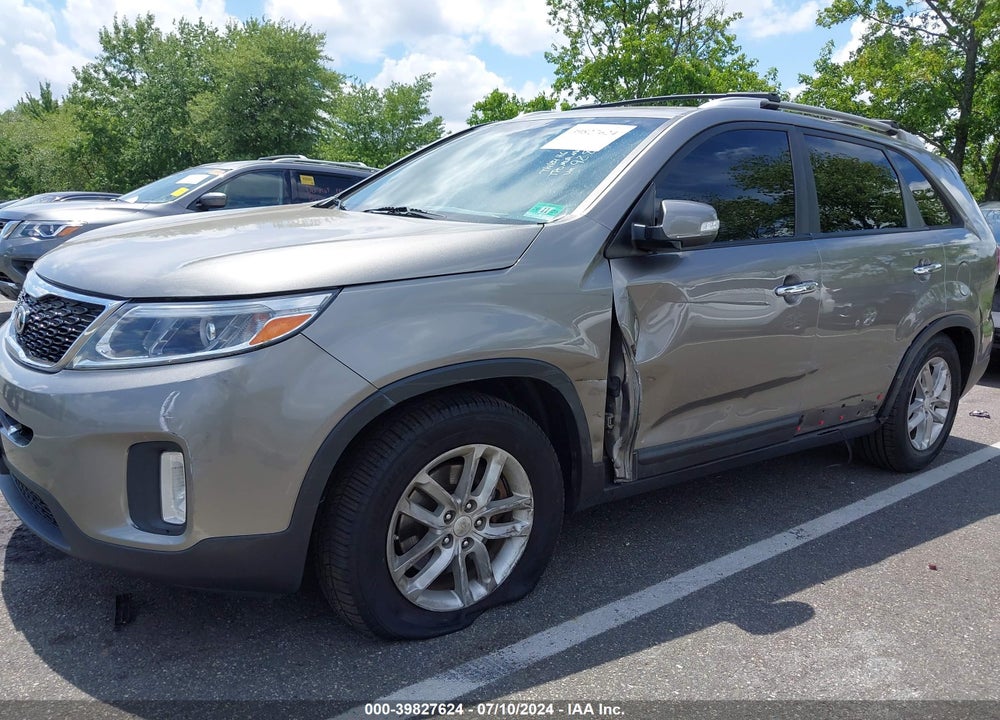 2014 KIA SORENTO LX VIN: 5XYKTCA60EG449281