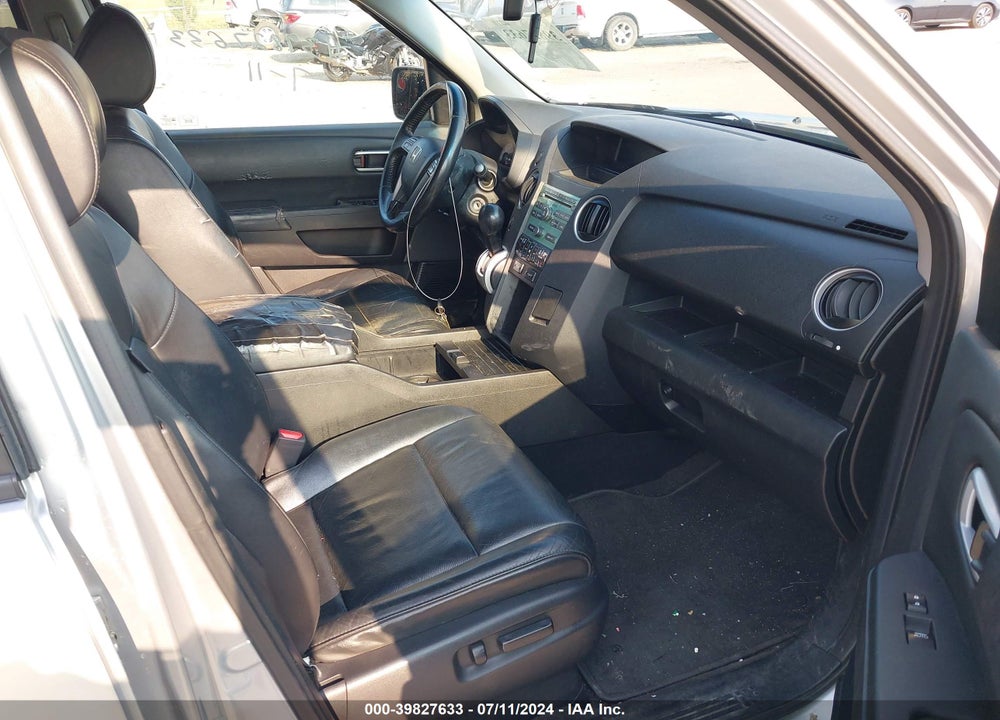 2010 HONDA PILOT EX-L VIN: 5FNYF4H56AB009071