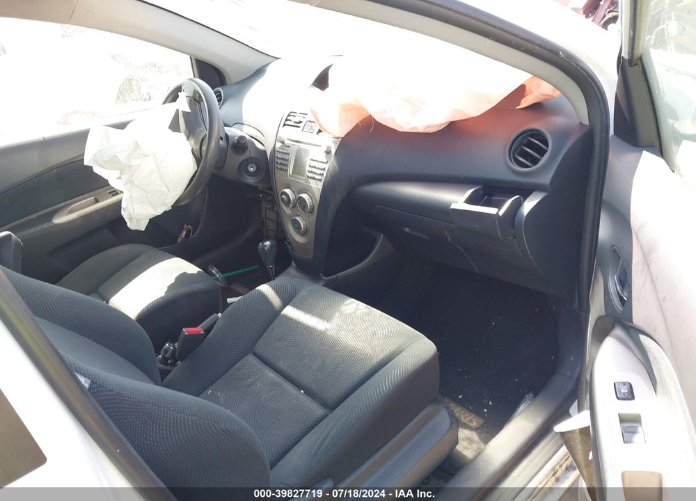 2010 TOYOTA YARIS VIN: JTDBT4K37A1393358