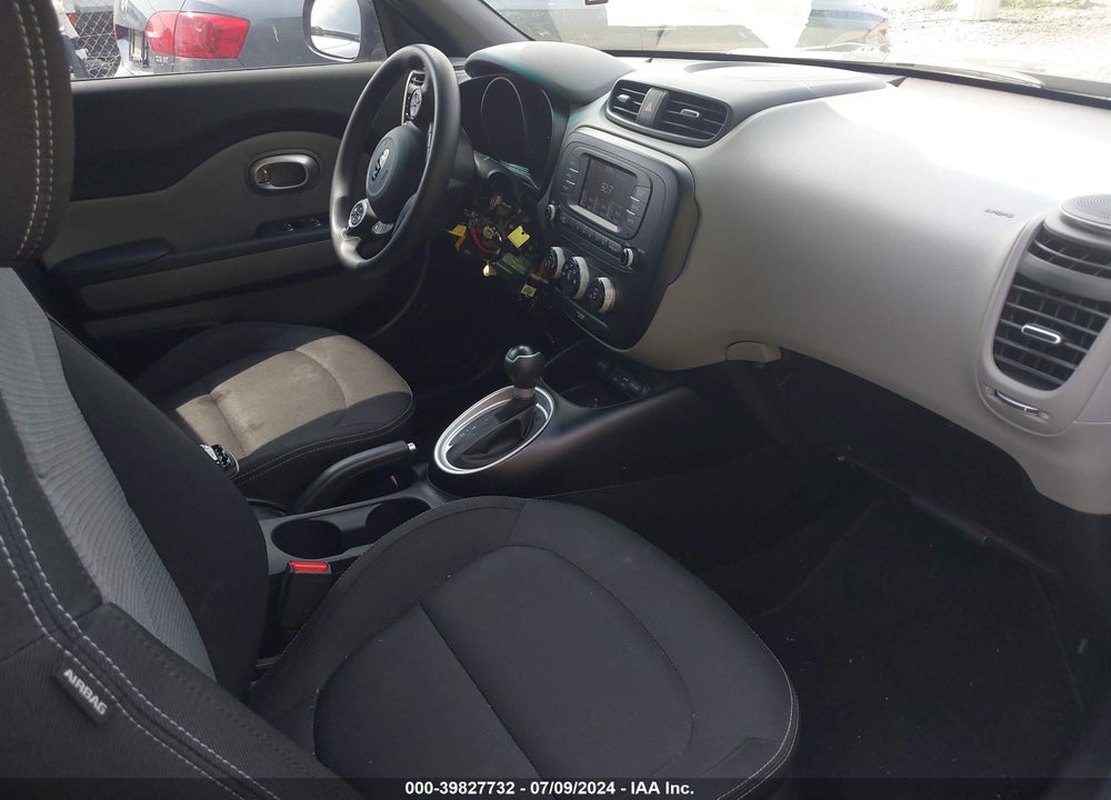 2018 KIA SOUL VIN: KNDJN2A21J7521772
