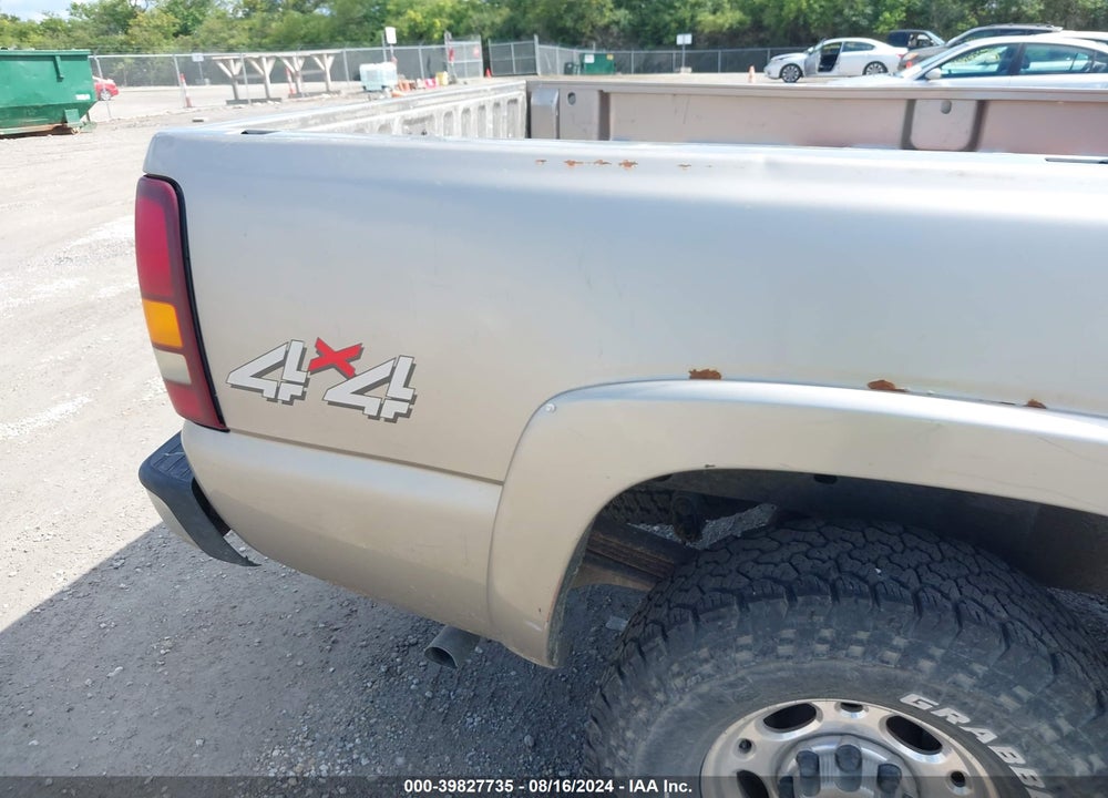 2000 CHEVROLET SILVERADO 2500 LS VIN: 1GCGK24U7YE106445