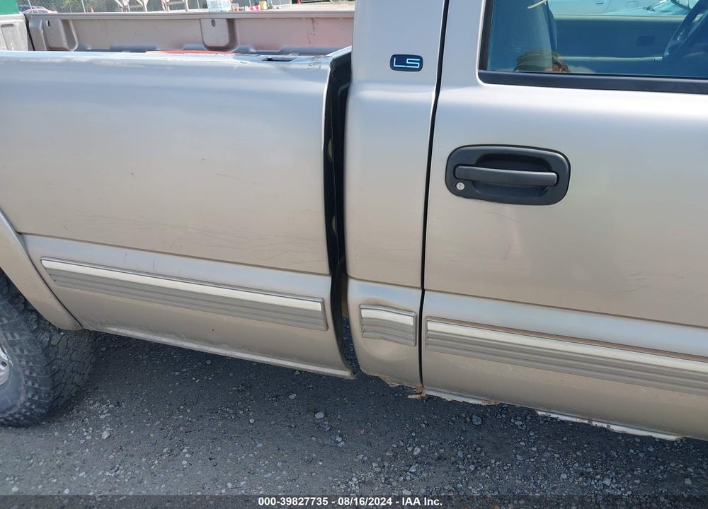 2000 CHEVROLET SILVERADO 2500 LS VIN: 1GCGK24U7YE106445