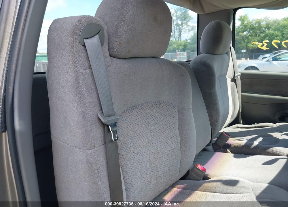 2000 CHEVROLET SILVERADO 2500 LS VIN: 1GCGK24U7YE106445
