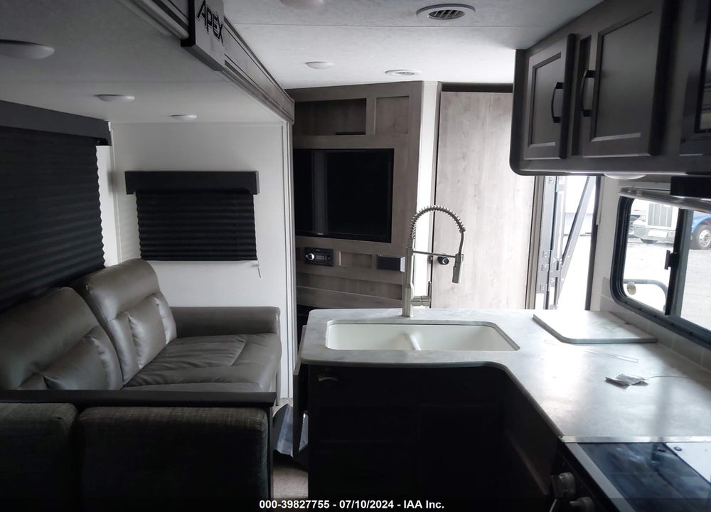 2021 APEX OTHER VIN: 5ZT2CXUB5MS040295
