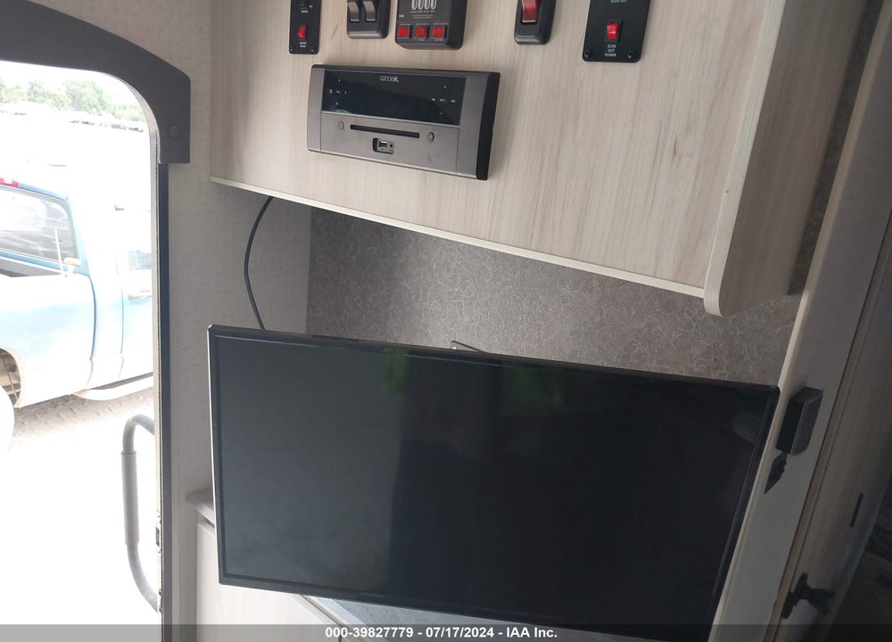 2022 WINNEBAGO OTHER VIN: 54CTH1H17N3058105