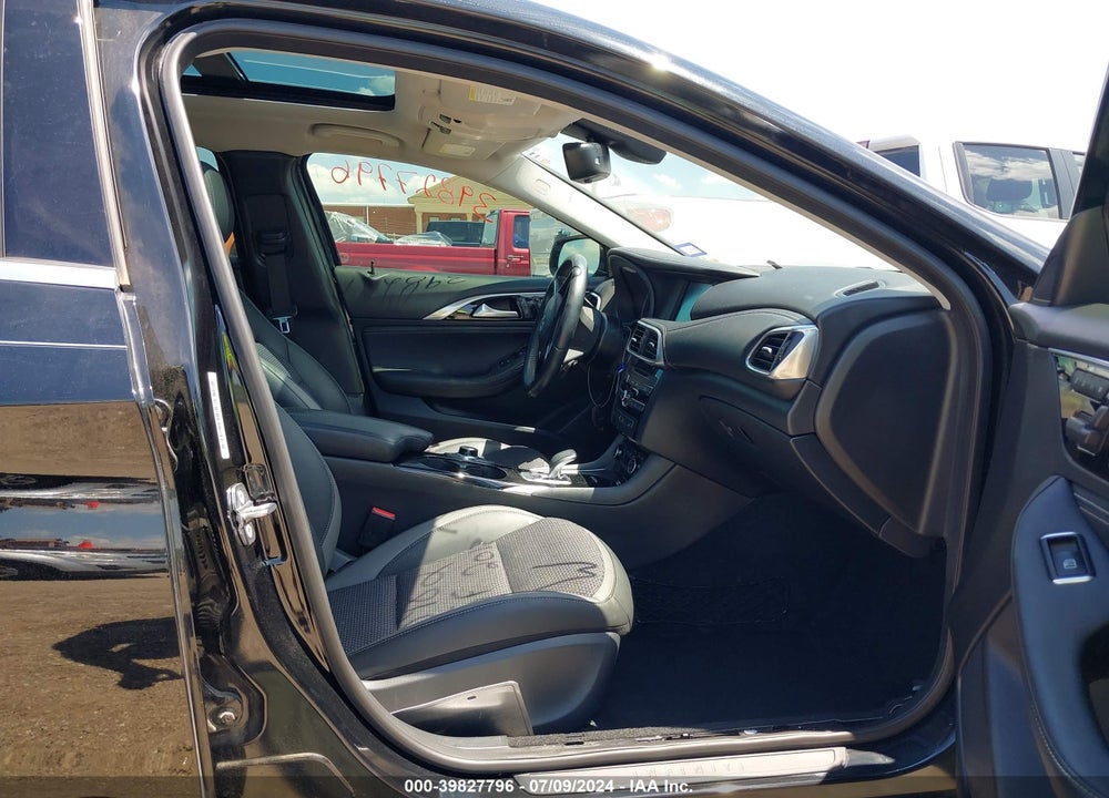 2018 INFINITI QX30 LUXE VIN: SJKCH5CP4JA004685