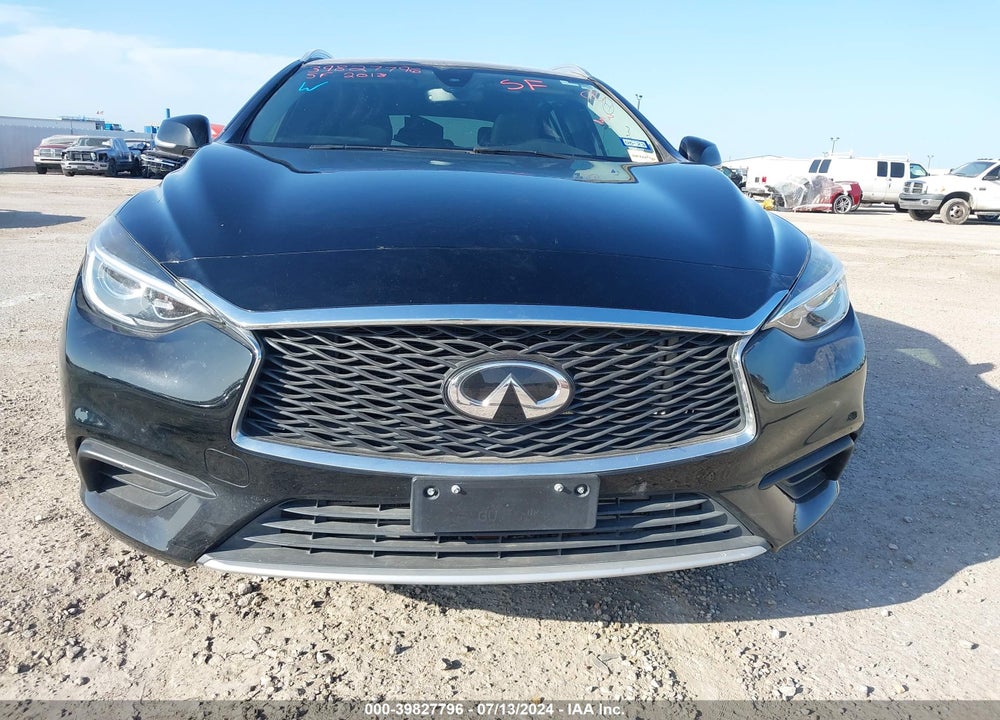 2018 INFINITI QX30 LUXE VIN: SJKCH5CP4JA004685