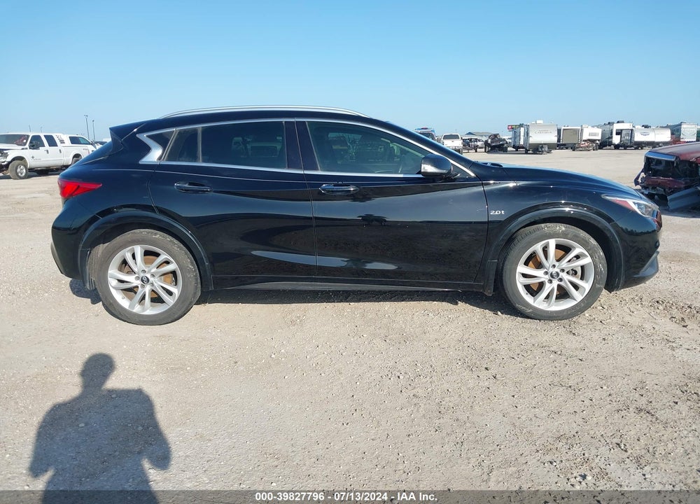 2018 INFINITI QX30 LUXE VIN: SJKCH5CP4JA004685