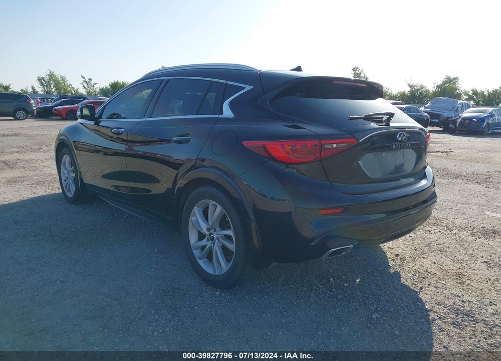2018 INFINITI QX30 LUXE VIN: SJKCH5CP4JA004685