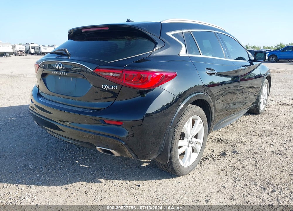 2018 INFINITI QX30 LUXE VIN: SJKCH5CP4JA004685