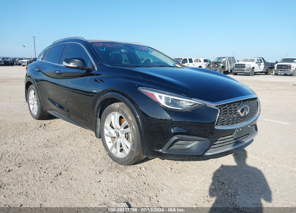 2018 INFINITI QX30 LUXE VIN: SJKCH5CP4JA004685