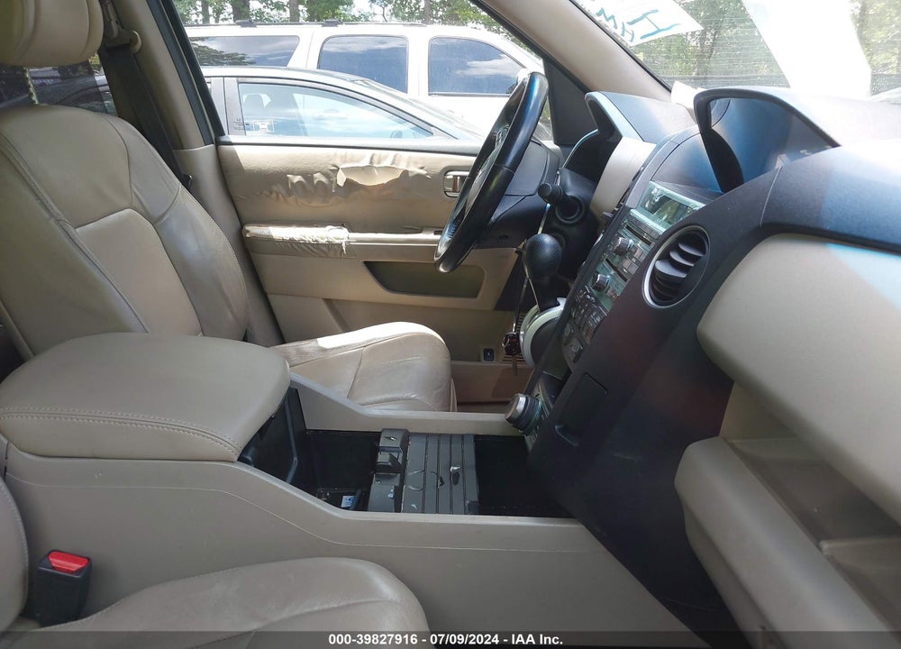 2010 HONDA PILOT TOURING VIN: 5FNYF4H95AB002941