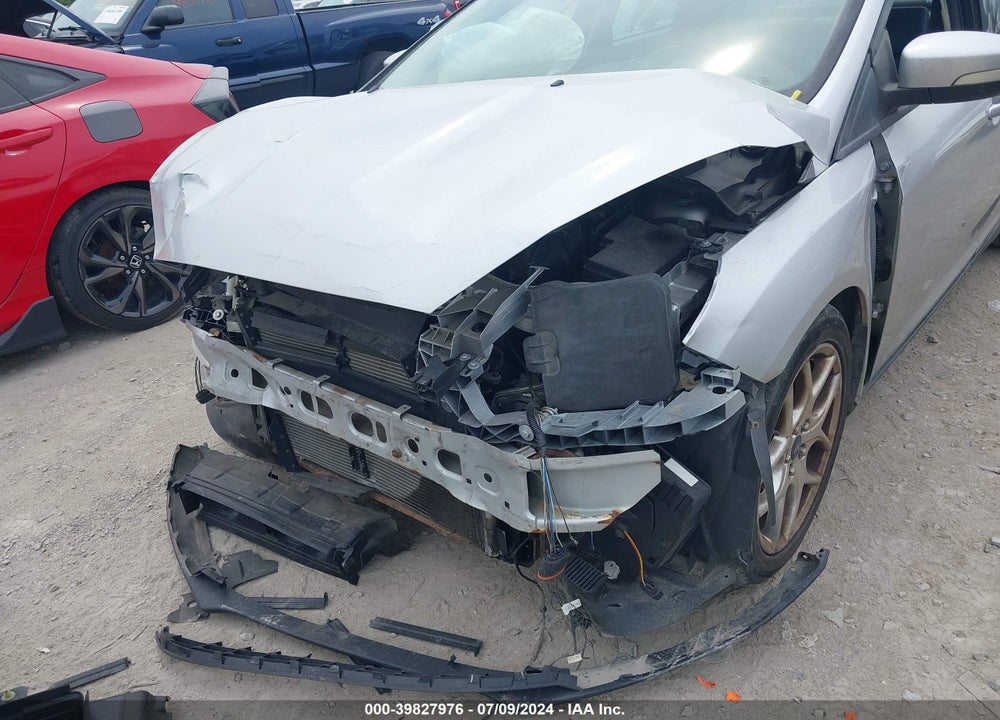 2015 FORD FOCUS SE VIN: 1FADP3F23FL229177