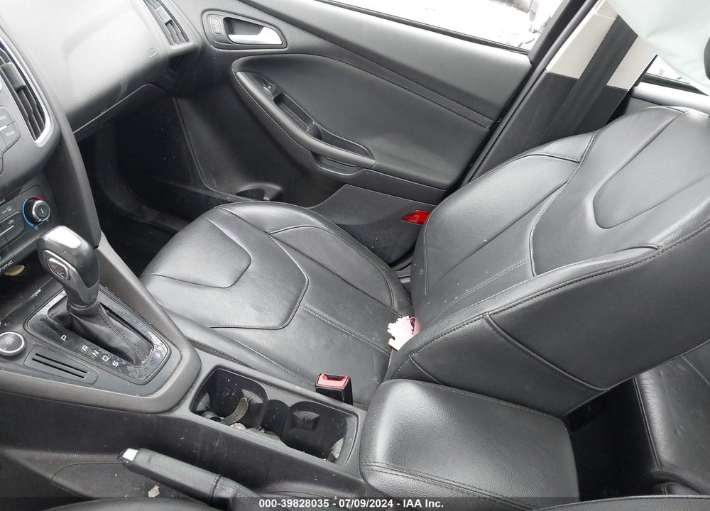 2015 FORD FOCUS SE VIN: 1FADP3F20FL264937