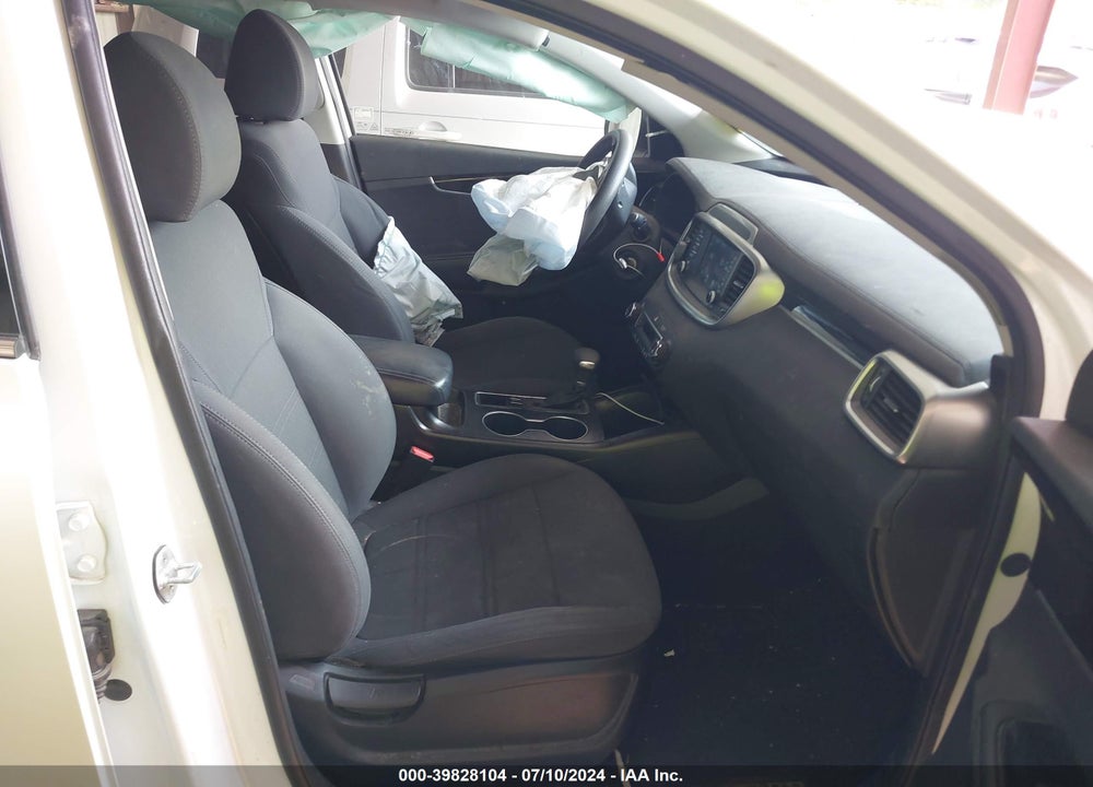2019 KIA SORENTO 3.3L LX VIN: 5XYPGDA55KG481212
