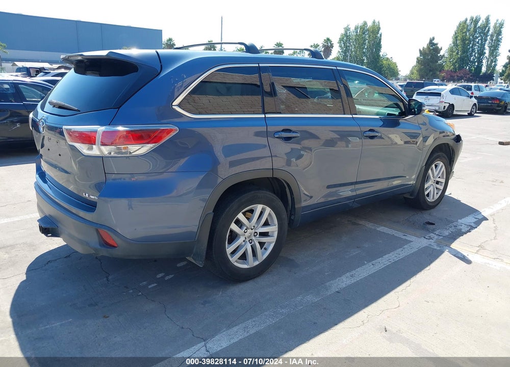 2015 TOYOTA HIGHLANDER LE V6 VIN: 5TDBKRFH9FS204211