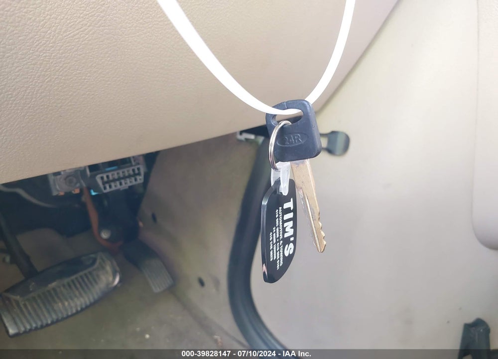 2011 FORD E-350 SUPER DUTY XLT VIN: 1FBNE3BL3BDA61357