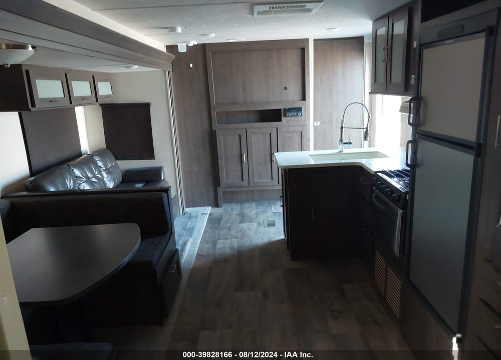 2018 FOREST RIVER SALEM 27DBUD VIN: 4X4TSMC20JA321537