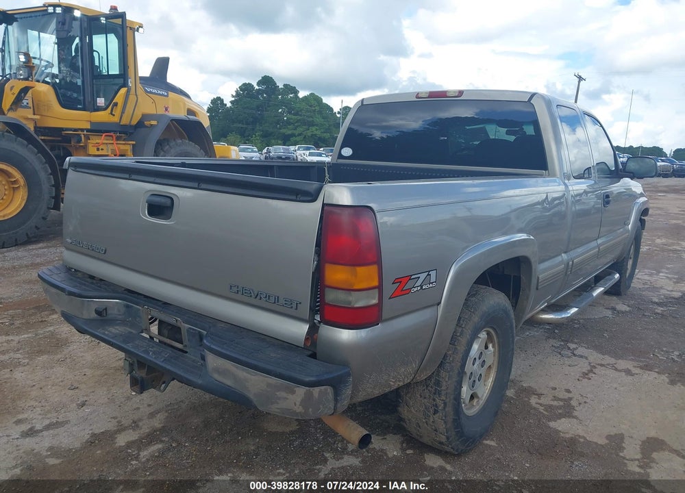 2002 CHEVROLET SILVERADO 1500 LS VIN: 2GCEK19T521174205