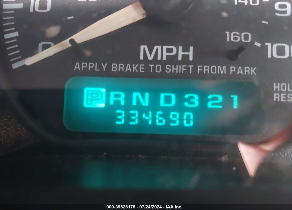 2002 CHEVROLET SILVERADO 1500 LS VIN: 2GCEK19T521174205