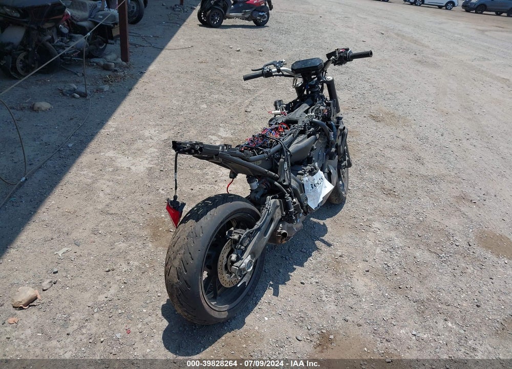 2022 YAMAHA MT07 C VIN: JYARM32Y3NA000605