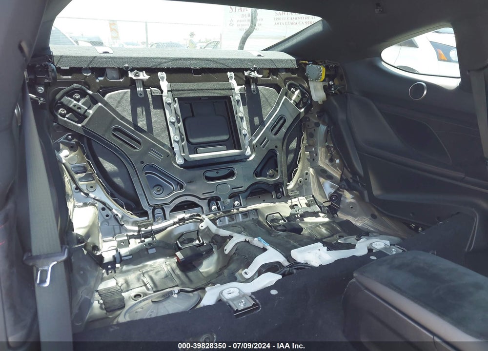 2016 LEXUS RC-F VIN: JTHHP5BC5G5004799