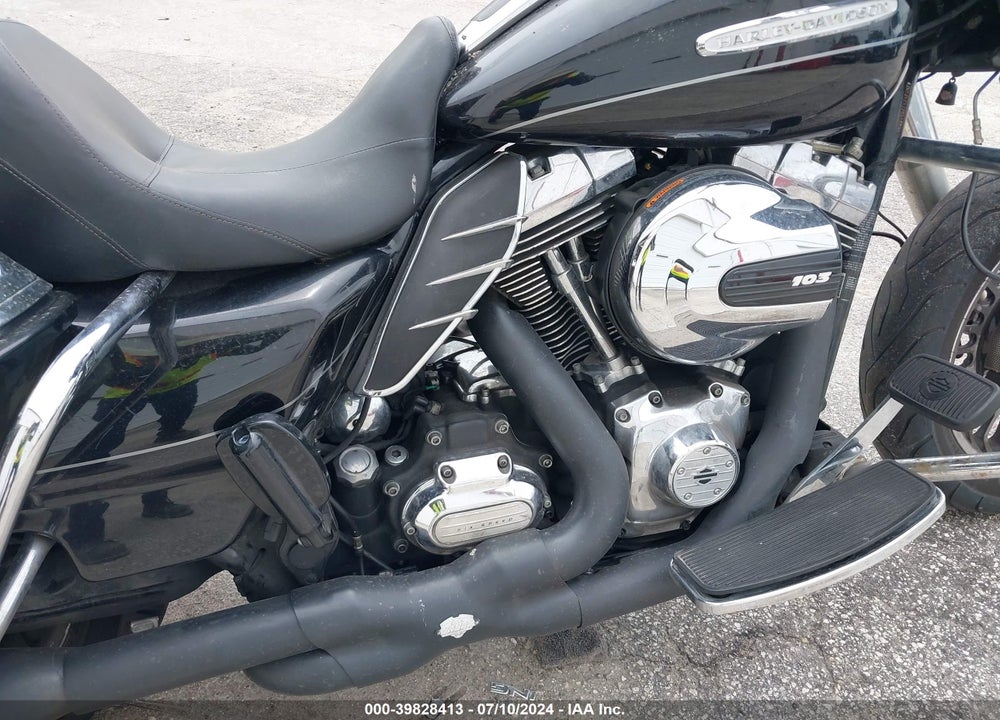 2011 HARLEY-DAVIDSON FLHTK VIN: 1HD1KEM17BB628920