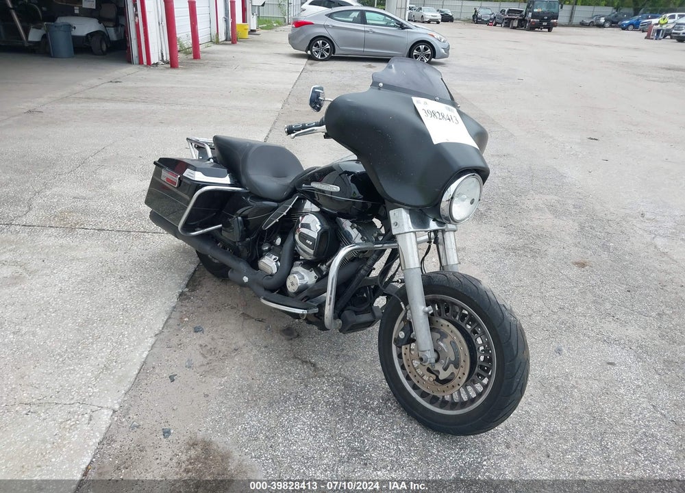 2011 HARLEY-DAVIDSON FLHTK VIN: 1HD1KEM17BB628920