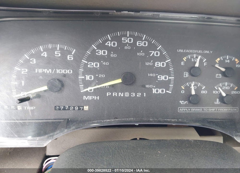 1998 CHEVROLET C1500 FLEETSIDE VIN: 1GCEC14RXWZ118038