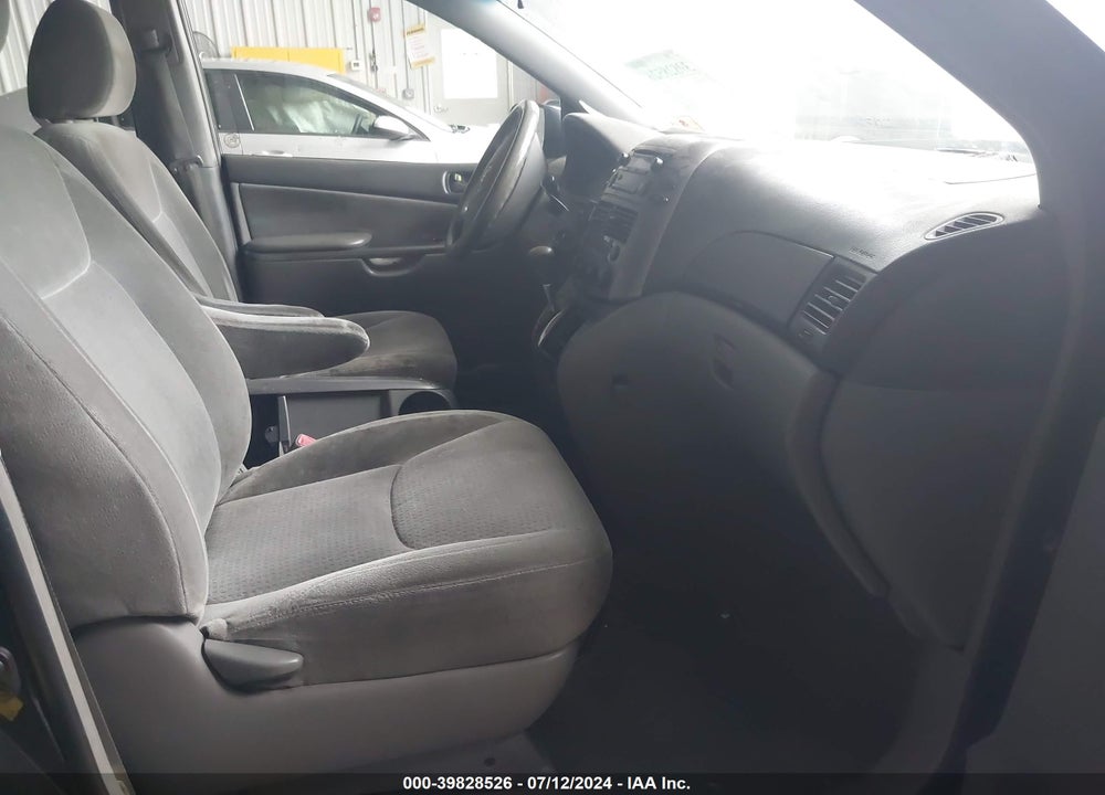 2010 TOYOTA SIENNA CE VIN: 5TDKK4CC9AS326586