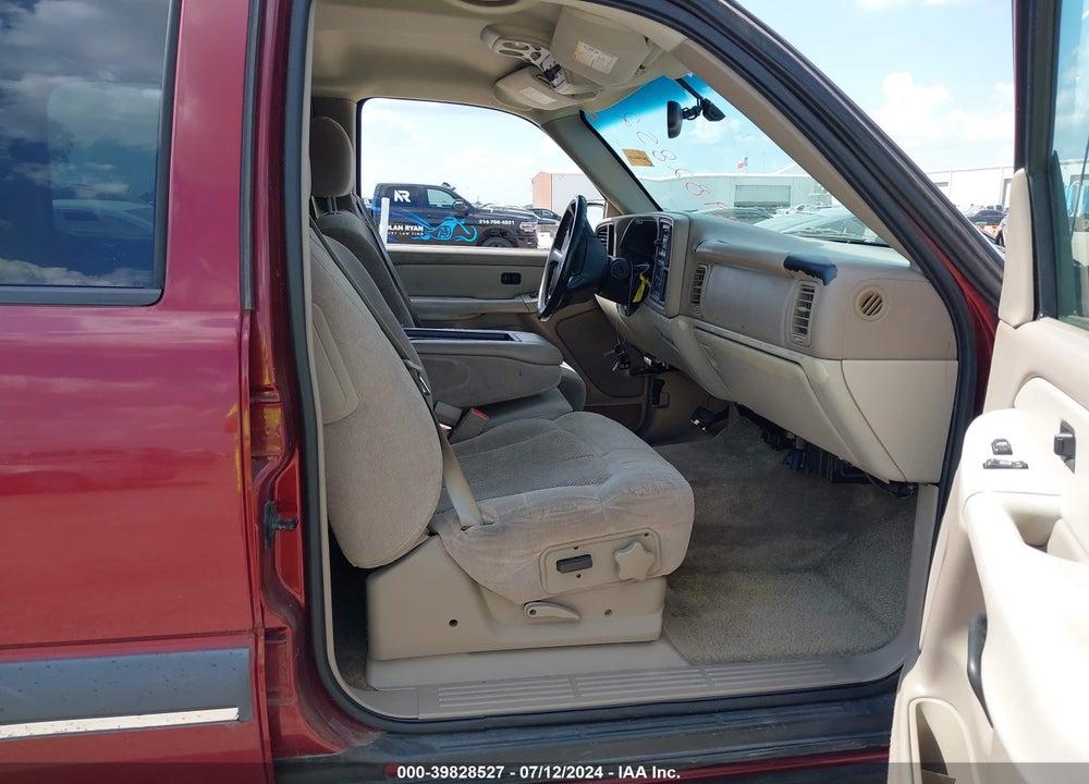2002 CHEVROLET SUBURBAN 1500 LS VIN: 1GNEC16Z82J153979