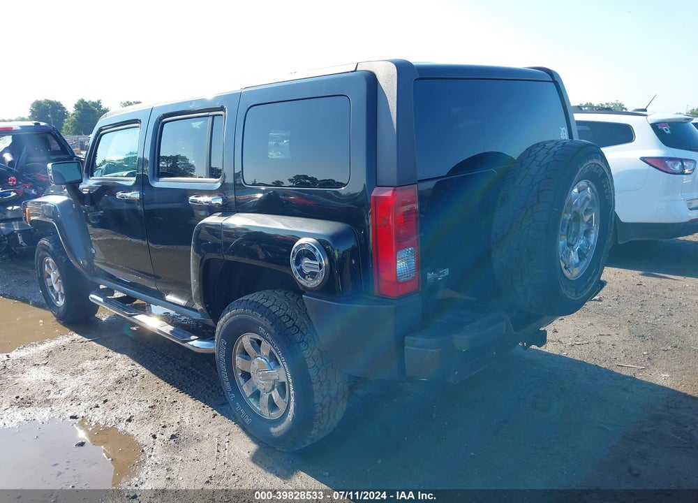 2007 HUMMER H3 SUV VIN: 5GTDN13E678211465