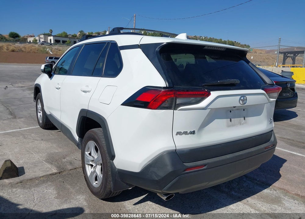 2019 TOYOTA RAV4 XLE VIN: 2T3P1RFV8KW076471
