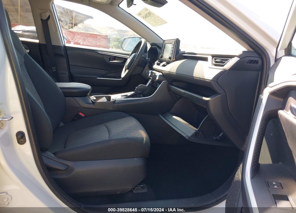 2019 TOYOTA RAV4 XLE VIN: 2T3P1RFV8KW076471
