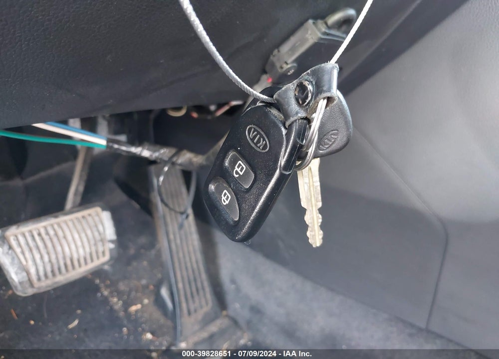 2011 KIA SPORTAGE LX VIN: KNDPBCA29B7053669
